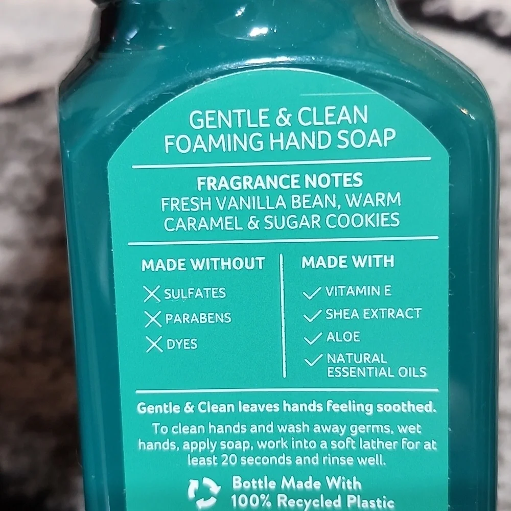 BATH & BODY WORKS WINTER CANDY APPLE & VANILLA BEAN NOEL FOAMING HAND SO…